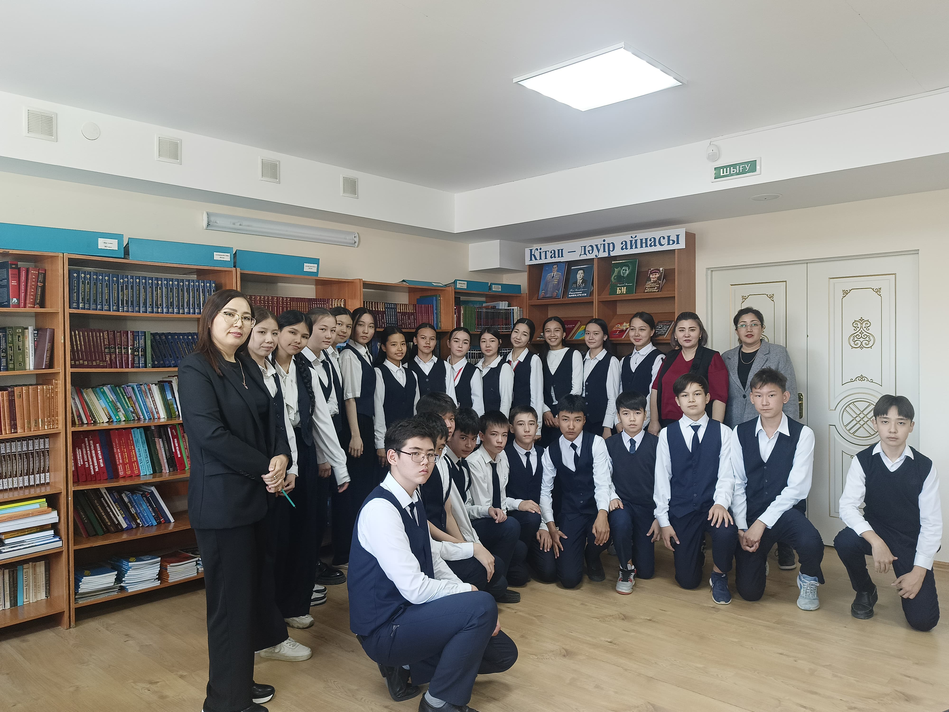 Музей кітапханасында Ұлы Жеңістің 80-жылдығына орай "Кітап - дәуір айнасы" атты кітап көрмесі өткізілді.